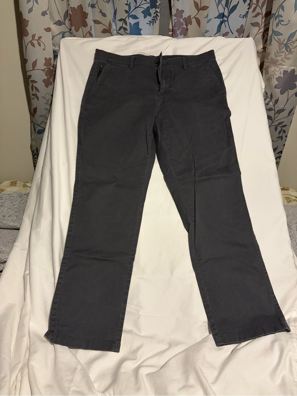English Laundry Men's Charcoal Straight-Leg Pants